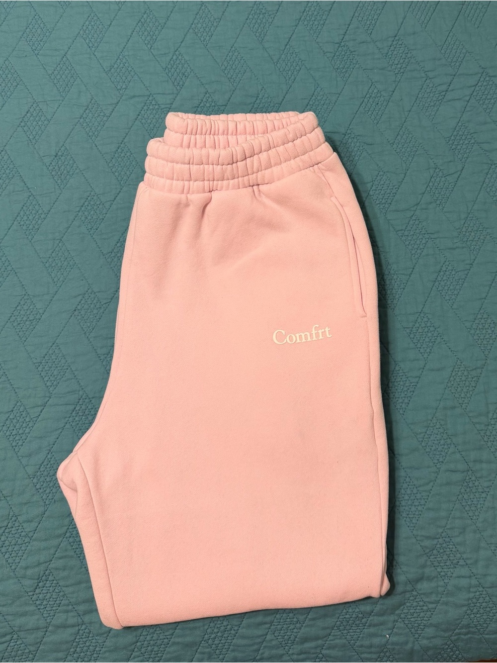 Comfrt Women’s Pink Sweatpants -